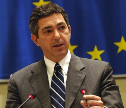 Λαμπρινίδης: “Δεν χρειάζεται νέα ευρωπαϊκή Σύνοδος για την Ελλάδα”