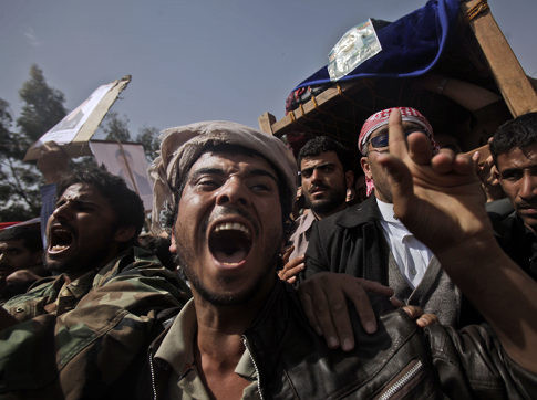 Πολύνεκρες συγκρούσεις στην Υεμένη