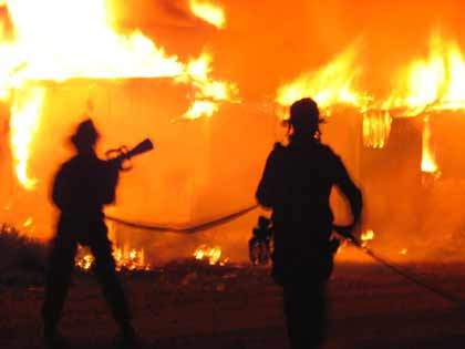 Μαίνονται οι πυρκαγιές σε Ιωάννινα και Άρτα