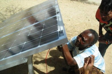 Σιέρα Λεόνε: To «Ξυπόλητο Κολλέγιο» αναπτύσσει την ηλιακή ενέργεια