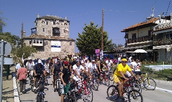 Πεζοί και ποδηλάτες διεκδίκησαν το δρόμο στην Ουρανούπολη