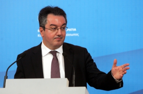 Καταργούνται τα μυστικά κονδύλια για τα ΜΜΕ