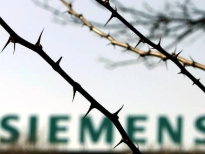 Με διαρροές και χωρίς παραπομπές κλείνει η Siemens