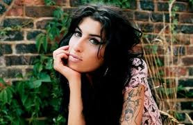 Ρεκόρ πωλήσεων σπάει στη Βρετανία το άλμπουμ της Amy Winehouse «Back to Black»