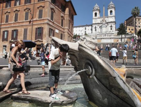 Βανδαλισμοί σημειώθηκαν σε ιστορικά μνημεία της Ρώμης