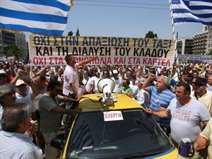 Στη Βουλή οι οδηγοί ταξί, τον ΚΤΕ ενημερώνει ο Ραγκούσης