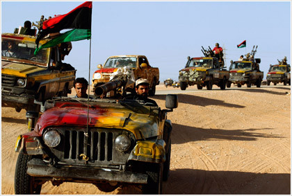 Λιβύη: Πολιορκούν Σύρτη και Μπάνι Ουαλίντ οι αντικαθεστωτικοί