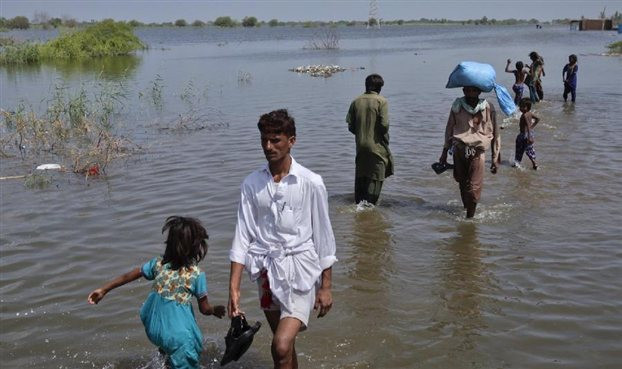 Ινδία: Πάνω από 2 εκ. άνθρωποι έχουν εκτοπιστεί από τις πλημμύρες