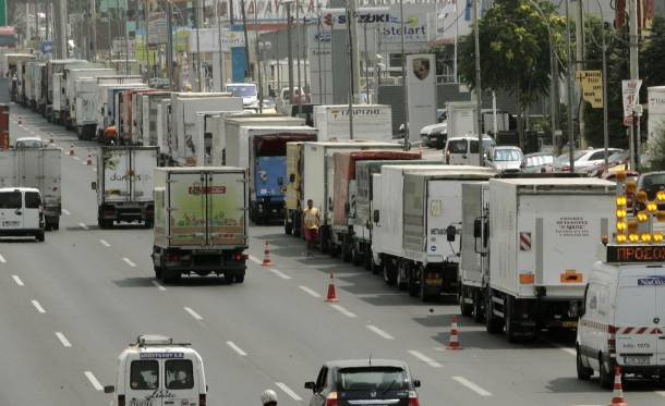 Χανιά: Έτοιμοι να συγκρουστούν με την κυβέρνηση οι ιδιοκτήτες φορτηγών