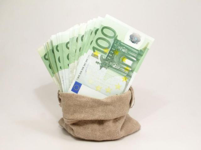 20 δισεκατομμύρια ευρώ κρύβουν οι Έλληνες στην Ελβετία