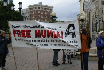 Επανεξετάζεται η θανατική ποινή του Μουμία Αμπού Τζαμάλ