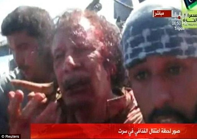Οι τελευταίες δραματικές στιγμές του Καντάφι (ΒΙΝΤΕΟ)