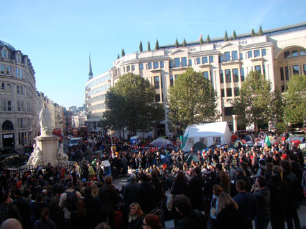 Δεύτερη εβδομάδα, δεύτερη πλατεία για το Occupy London, του Ηλία Παπαδόπουλου