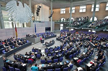 Γερμανία: «Δικαστικό φρένο» στην ειδική επιτροπή της Βουλής για τον EFSF