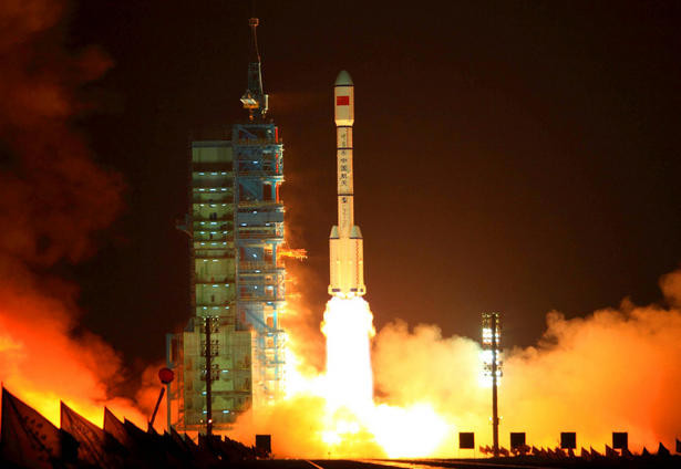 Η Κίνα επιχειρεί τα πρώτα της «βήματα» στο διάστημα