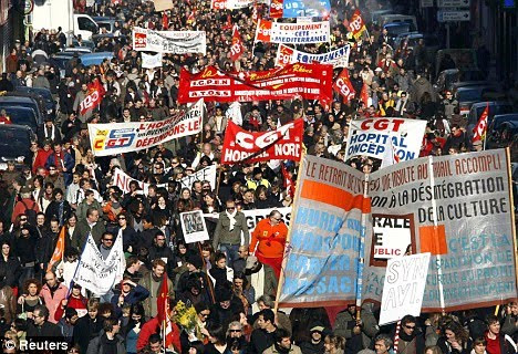 Γαλλία: Εθνική κινητοποίηση κατά των μέτρων λιτότητας στις 13 Δεκεμβρίου