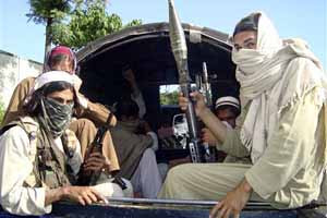 Πολύνεκρες συγκρούσεις στρατού και ισλαμιστών στο Πακιστάν