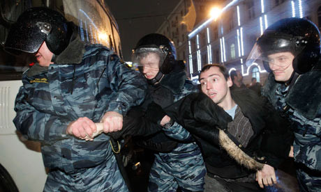 Συγκρούσεις αστυνομίας – αντικυβερνητικών διαδηλωτών στη Μόσχα