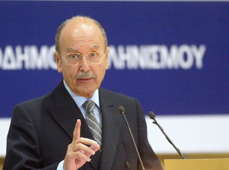 Κ. Στεφανόπουλος: “Η κυβέρνηση Παπαδήμου πρέπει να παραμείνει ως το τέλος της τετραετίας”