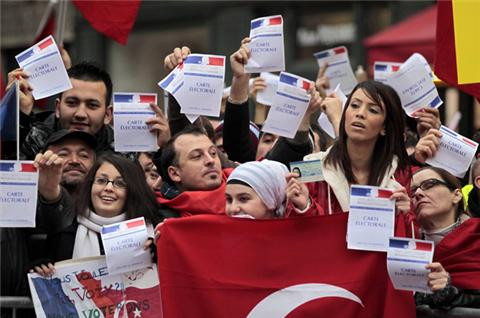 Σε τεντωμένο σκοινί οι σχέσεις Γαλλίας – Τουρκίας για τη γενοκτονία των Αρμενίων