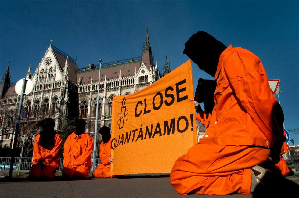 Γκουαντάναμο: Μια τραυματική δεκαετία για τα ανθρώπινα δικαιώματα