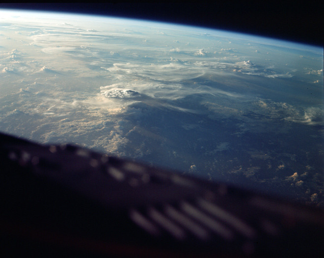 Οι πρώτες έγχρωμες φωτογραφίες της Γης από το διάστημα