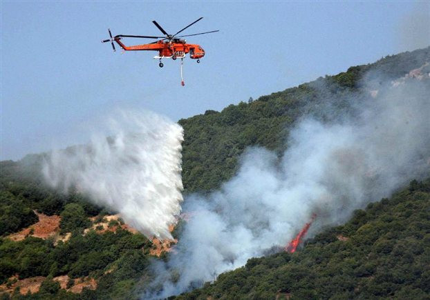 «Φωτιές» ανάβει καταγγελία για ελικόπτερα της πυροσβεστικής