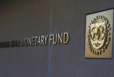 Αρνείται ότι ζήτησε από την ΕΚΤ να επιμεριστεί το χρέος της Ελλάδας το ΔΝΤ