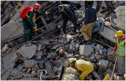 Στους 17 οι νεκροί από την κατάρρευση εργοστασίου στο Πακιστάν