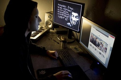 Anonymous κατά Interpol μετά τις συλλήψεις «χακτιβιστών»