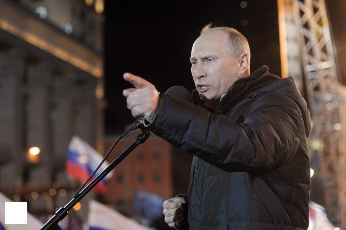 Ο Πούτιν… δακρύζει. Η αντιπολίτευση καταγγέλλει νοθεία και διαδηλώνει