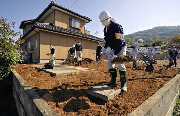 Η μάχη με την ραδιενέργεια συνεχίζεται στη Φουκουσίμα