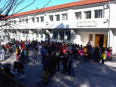 Διαμαρτυρία μαθητών και γονέων για τις συνθήκες εκπαίδευσης Ασβεστοχώρι