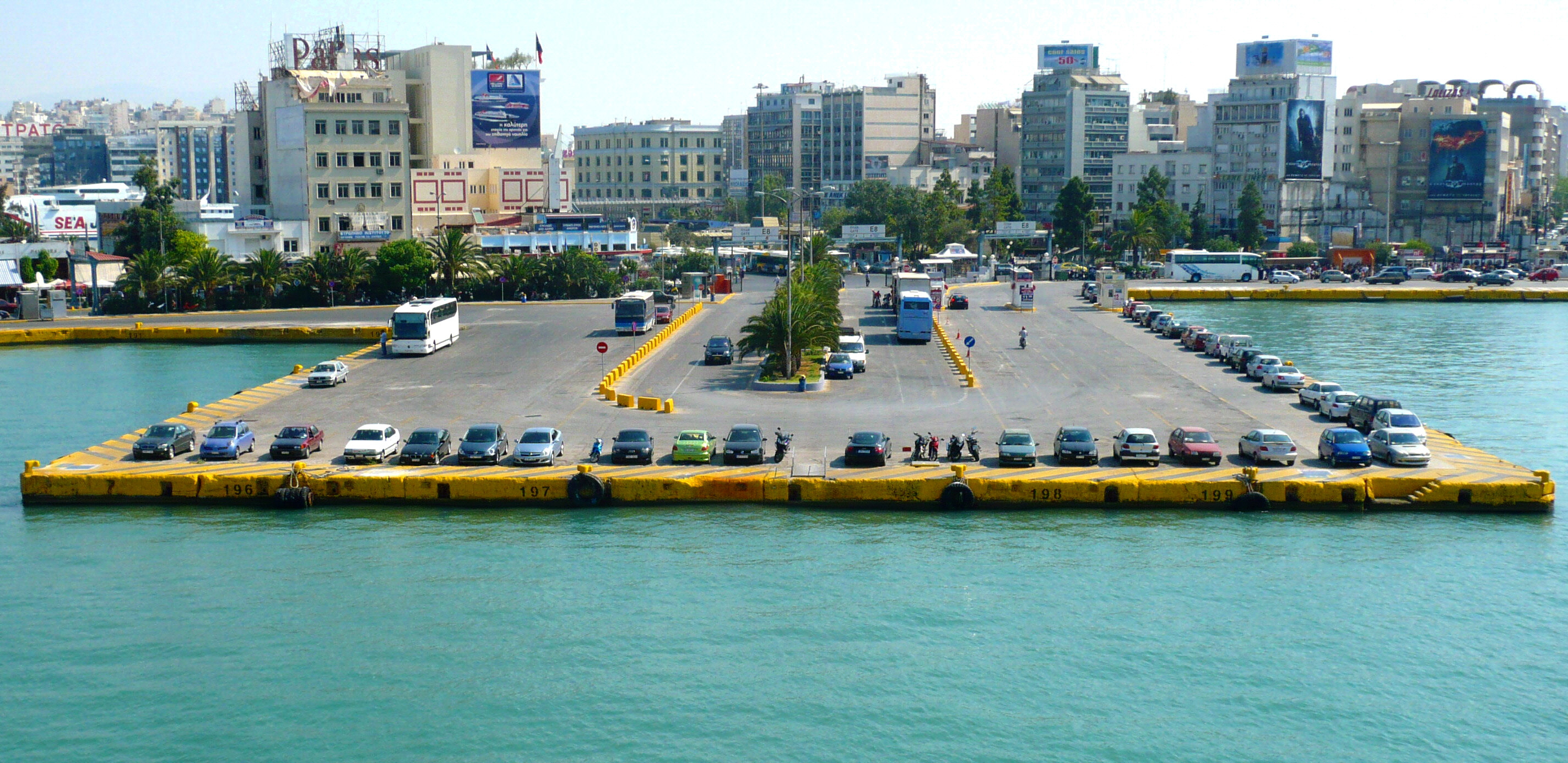 Πτώση ΙΧ στο λιμάνι του Πειραιά, νεκρός ο οδηγός