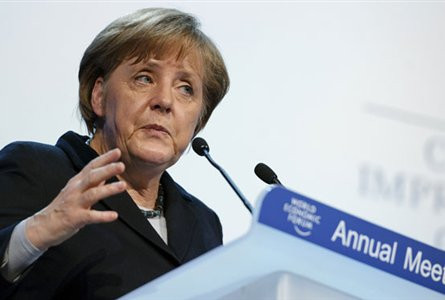 Μέρκελ: Θα ήταν «καταστροφικό» να επιτραπεί στην Ελλάδα να εγκαταλείψει το ευρώ