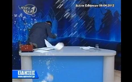 Εισβολή στο στούντιο του «Ήπειρος tv» (βίντεο)