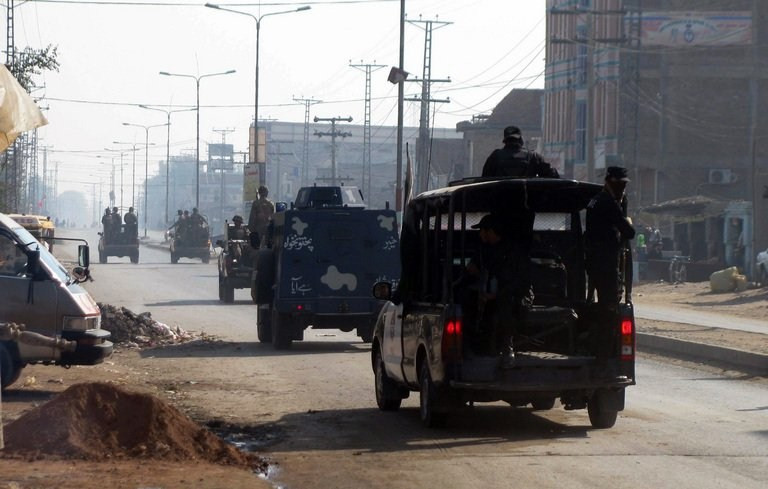 Εκατοντάδες κρατούμενοι δραπέτευσαν έπειτα από επίθεση ενόπλων σε φυλακή του Πακιστάν