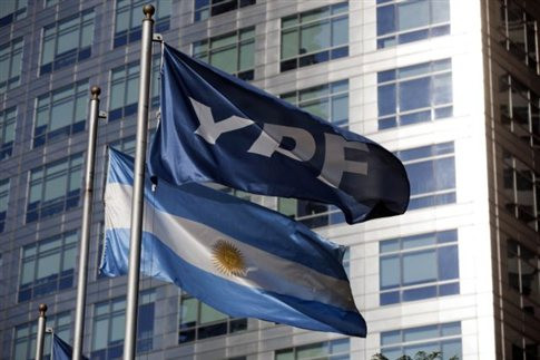 Ισπανικές αντιδράσεις στην κρατικοποίηση της πετρελαϊκής YPF από την Αργεντινή