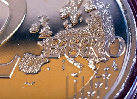 Η έξυπνη απάτη του επιχειρήματος Ευρώπη = Ευρωζώνη. Του Άκη Κοσώνα