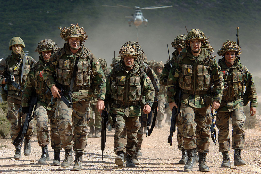 Τρόπο να φύγει από το Αφγανιστάν αναζητεί το ΝΑΤΟ