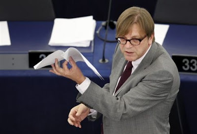 Guy Verhofstadt: Δεν είναι η Ελλάδα η αιτία της σημερινής κρίσης