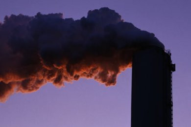Σε επίπεδα – ρεκόρ οι εκπομπές ρύπων το 2011