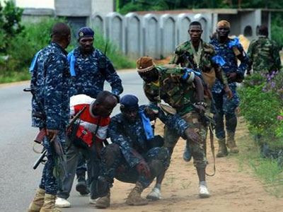Επτά κυανόκρανοι σκοτώθηκαν σε ενέδρα στην Ακτή Ελεφαντοστού