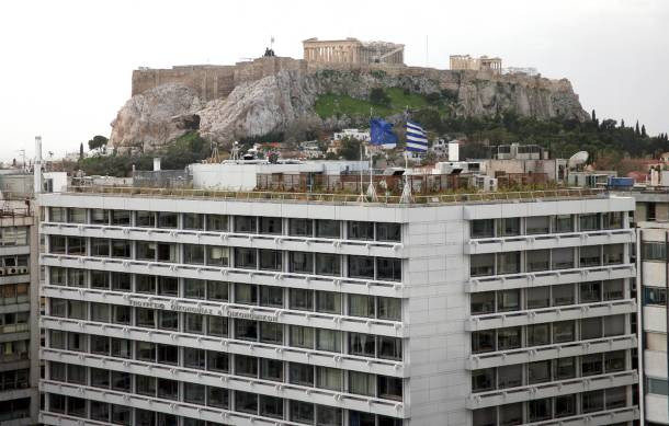 Tvxs αφιέρωμα: Πώς και πόσο αντέχει η ελληνική οικονομία;