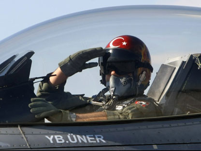 Τουρκικές αεροπορικές επιδρομές σε κουρδικούς στόχους