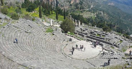 Για μία μόνο παράσταση: Ανοίγει μετά από 37 χρόνια το αρχαίο θέατρο των Δελφών
