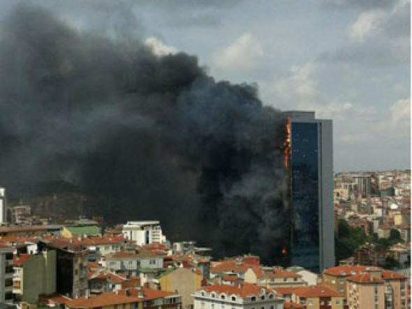 Υπό έλεγχο η πυρκαγιά σε ουρανοξύστη στο κέντρο της Κωνσταντινούπολης