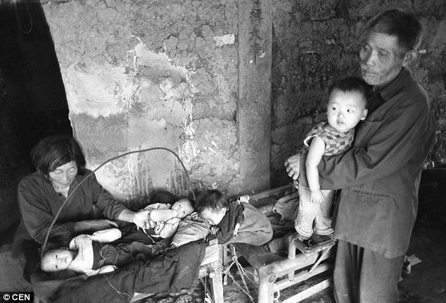 Κινέζα ρακοσυλλέκτρια «άγγελος» των εγκαταλελειμμένων παιδιών
