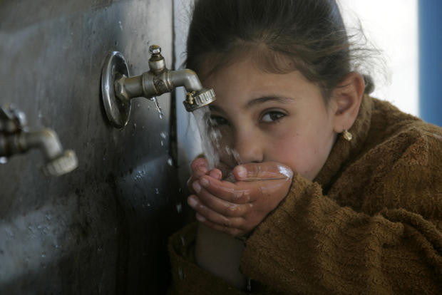 Το εν τρίτο του εισοδήματός τους για νερό δίνουν οι κάτοικοι της Γάζας