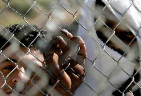 ΝΔ και ΠΑΣΟΚ στηρίζουν το νομοσχέδιο για τα κέντρα κράτησης